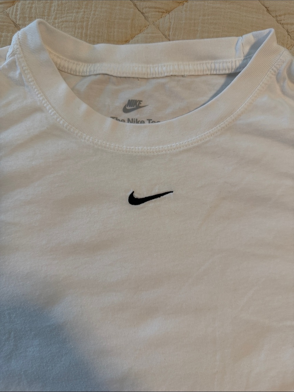 Nike White Short Sleeve LOOSE FIT Tee with Black Swoosh Logo XL